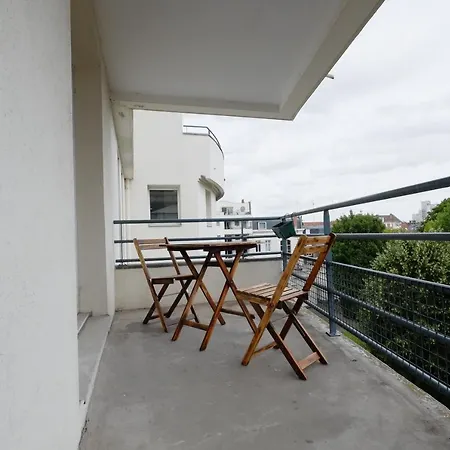 70 M2 Avec Balcons Et Parking ليل