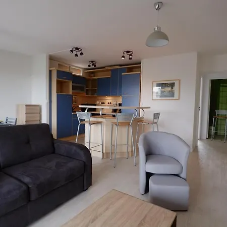 70 M2 Avec Balcons Et Parking