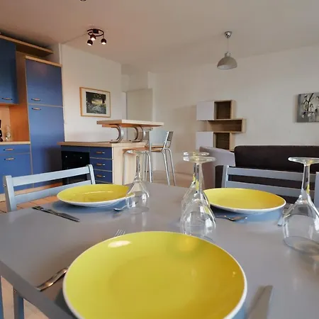 70 M2 Avec Balcons Et Parking ليل